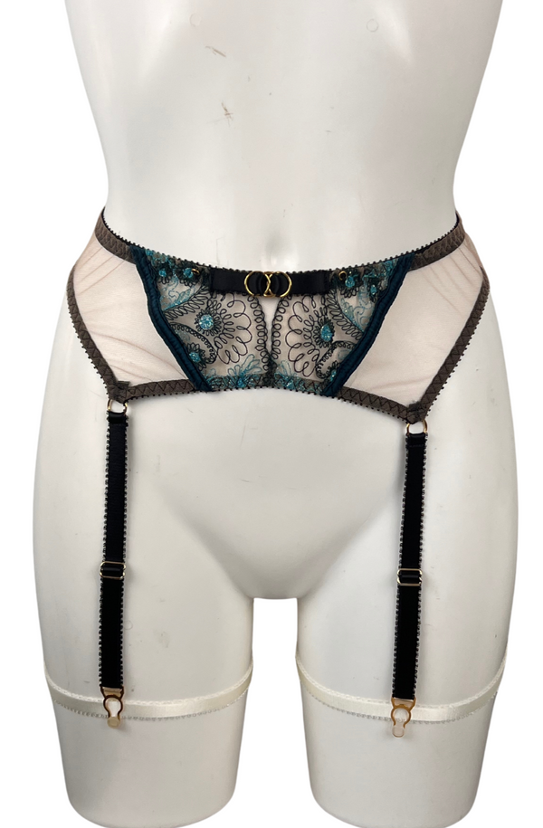 Amelie Suspender 0824-27