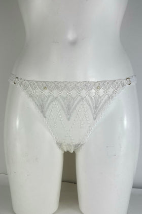 BEYOND SUSTAINABLE Brief SS0127009