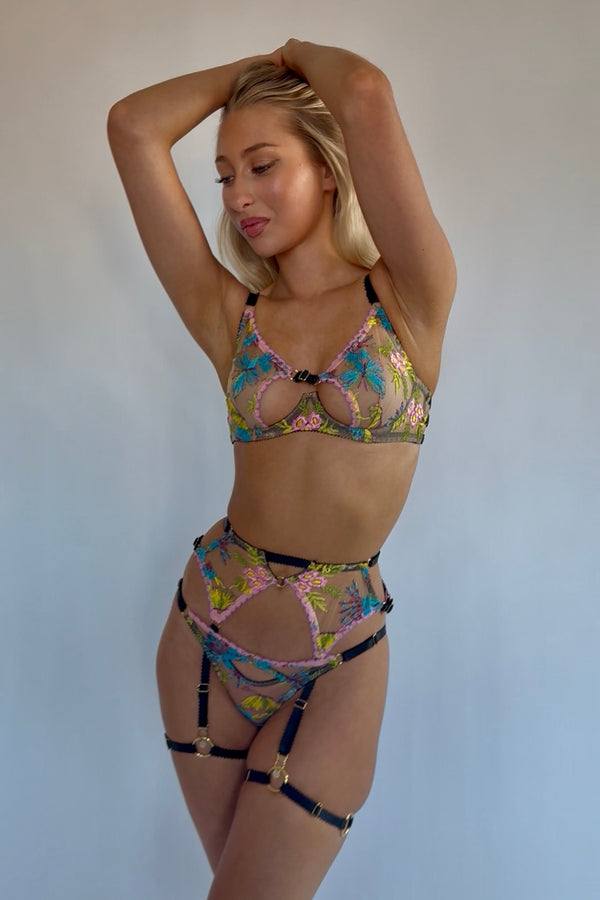 Yasmin Suspender SS015111