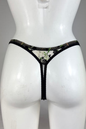 Charlotte Noir High Cut Thong SS015034