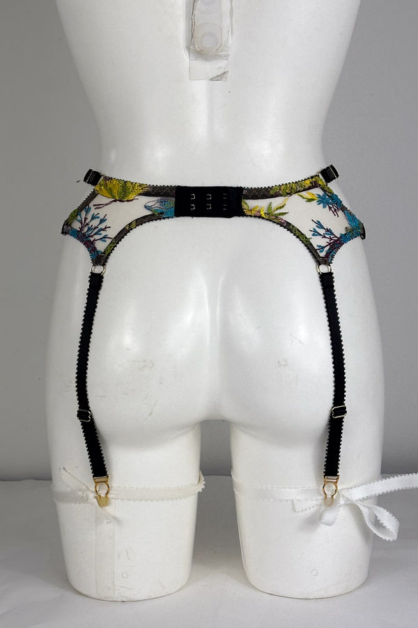 Yasmin Suspender SS025008