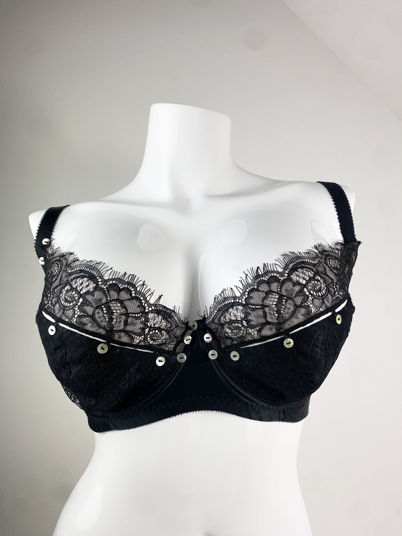 Erica Noir Unbutton Bra VAN105