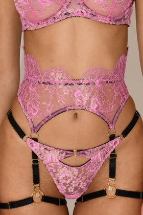 Amaya Suspender