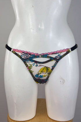 Yasmin Thong SS015112