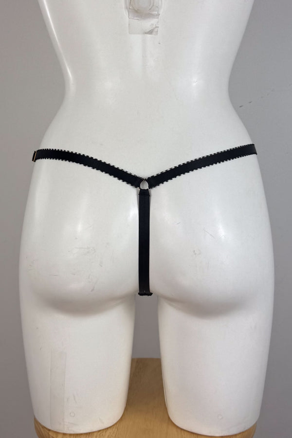 Yasmin Thong SS015112