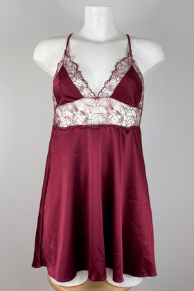 Nikki Debbie Satin Slip SS015073