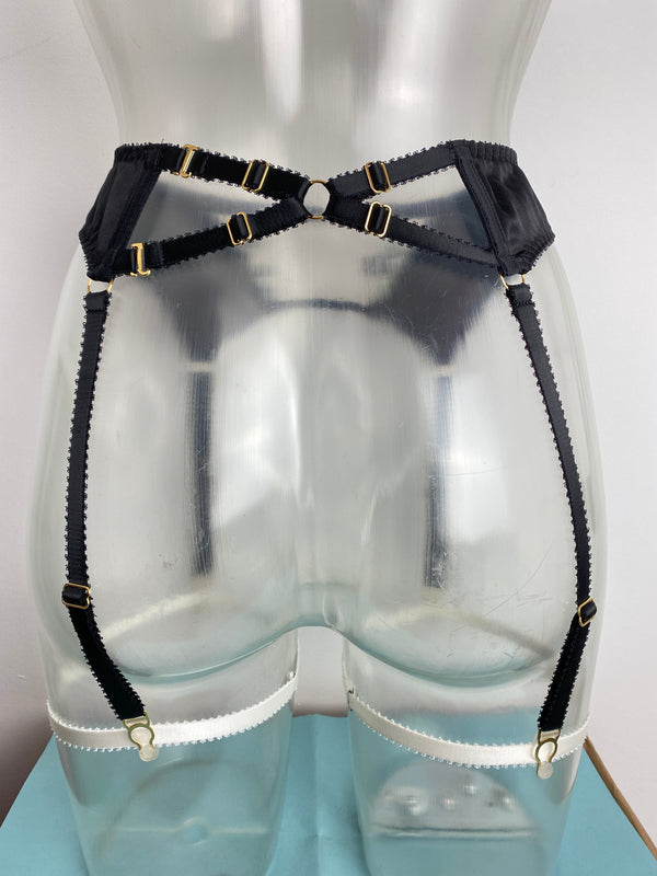 Charlotte Noir Silk Suspender SS9028