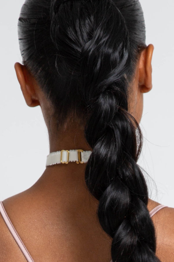 Edge o' Beyond Ivory O' Choker 