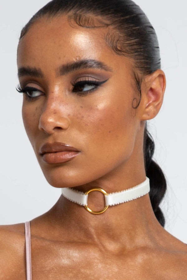 Edge o' Beyond Ivory O' Choker 