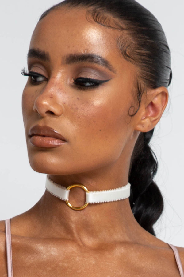 Edge o' Beyond Ivory O' Choker 